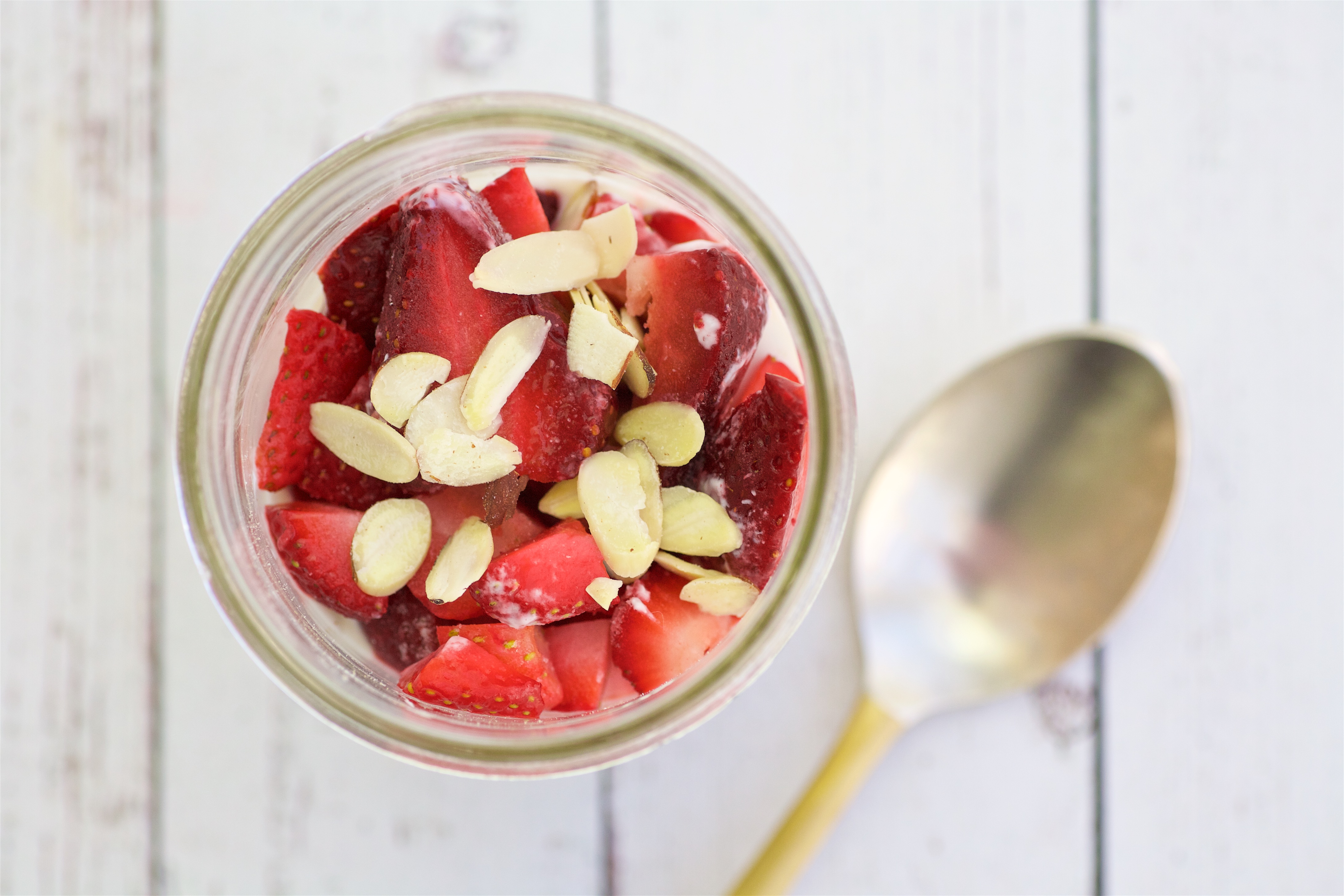 Strawberry overnight oats full 1 California Strawberries
