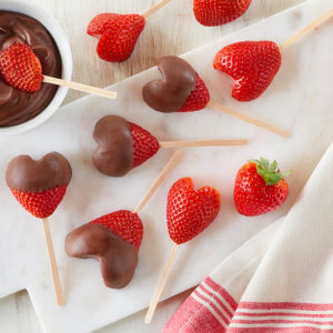 How to Make Strawberry Hearts