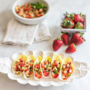 Endives stuffed with strawberry Salsa