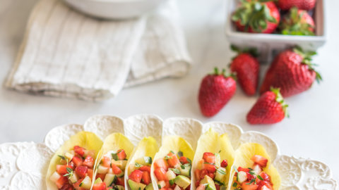 Endives stuffed with strawberry Salsa