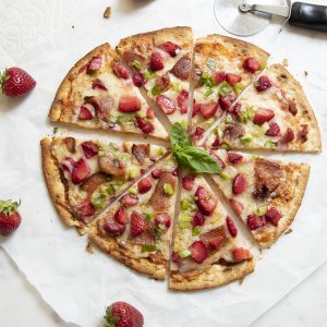 Strawberry Breakfast Pizza