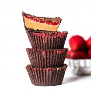 Strawberry Chia Chocolate Cashew Cups