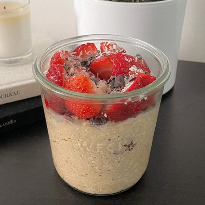 Strawberry Vanilla Overnight Oats