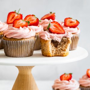 Nutella Stuffed Strawberry Cupcakes