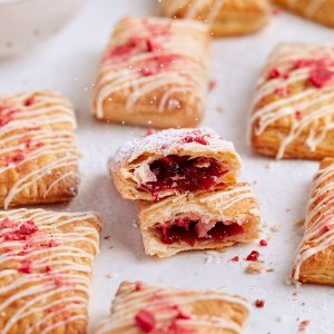 Homemade Strawberry Pop Tarts