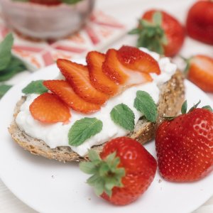Strawberry and Mint Cottage Cheese Toast