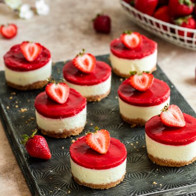 Mini Strawberry Cheesecakes