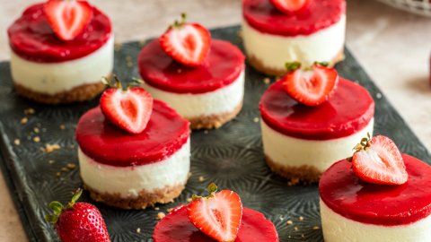 Mini Strawberry Cheesecakes - California Strawberry Commission