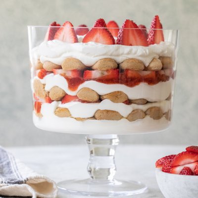 Strawberry Tiramisu Trifle